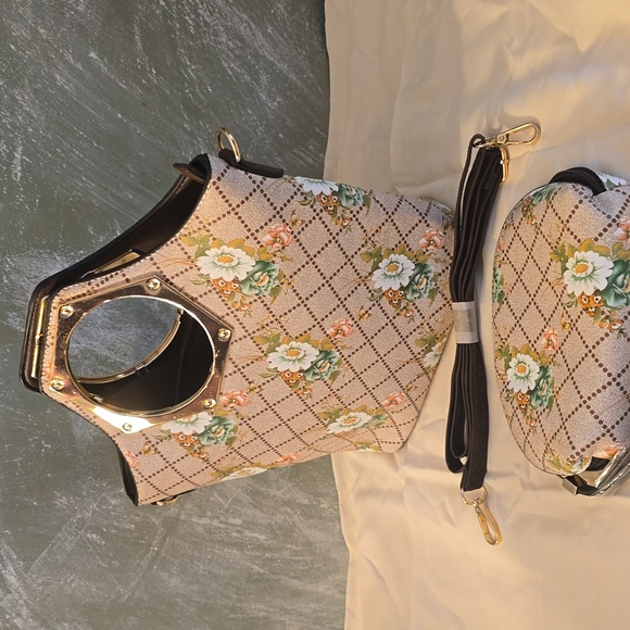 3 Pcs Floral Patterned Large Tote, Crossbody Bag & Matching Wristlet NWOT - Picture 6 of 10